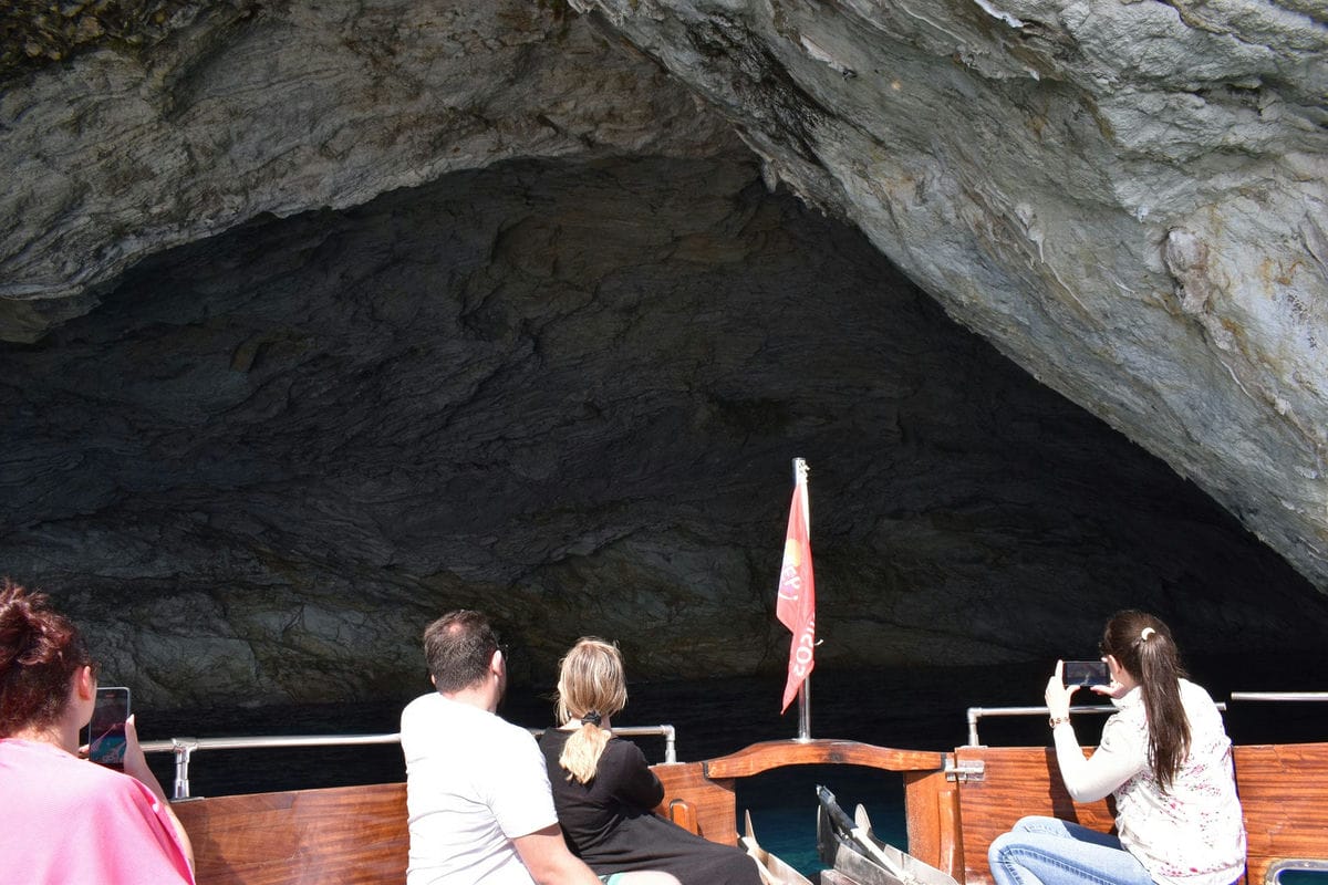 Papanikolis Cave, Meganisi 3